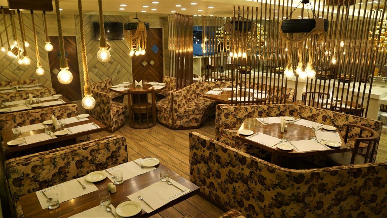 De Glance Hotel Сурат Экстерьер фото