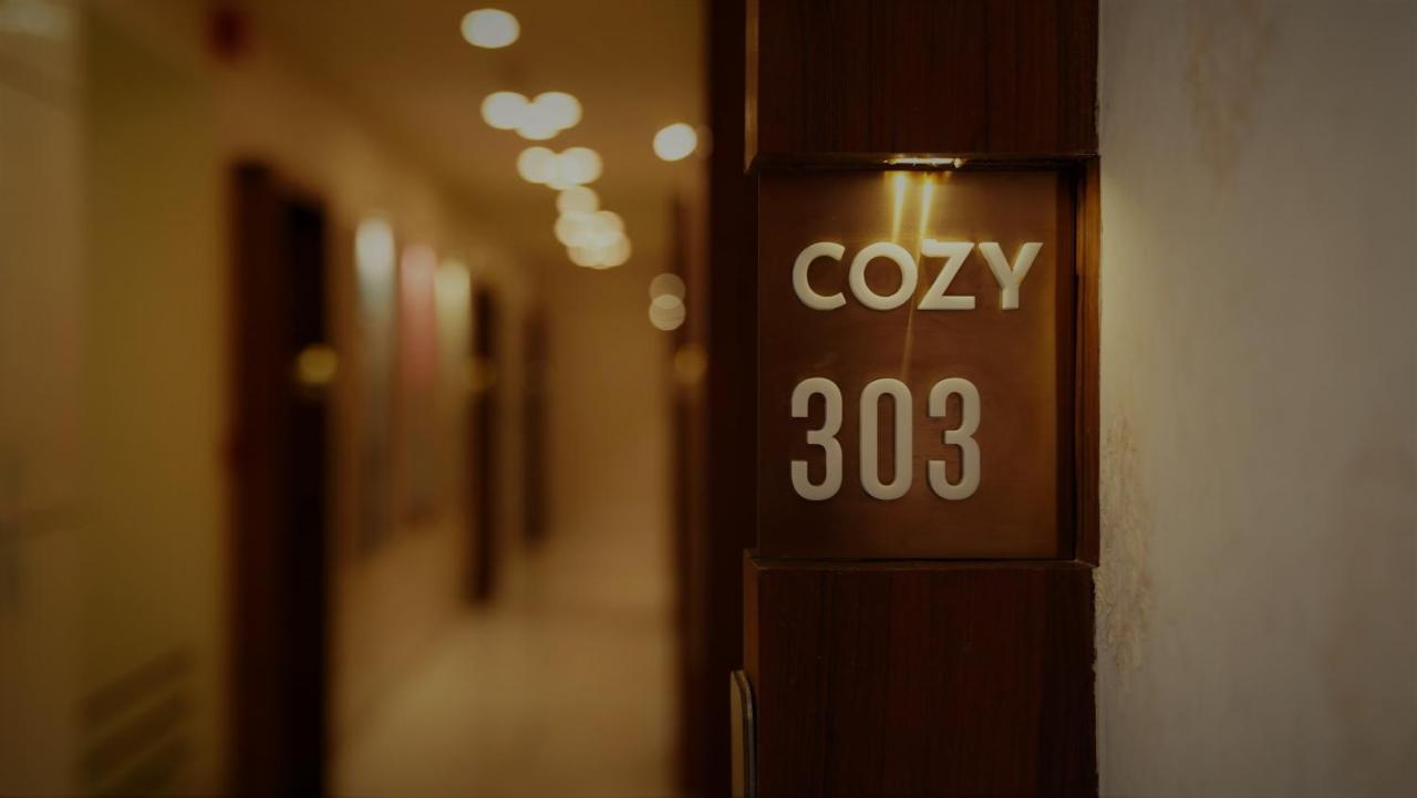 De Glance Hotel Сурат Экстерьер фото