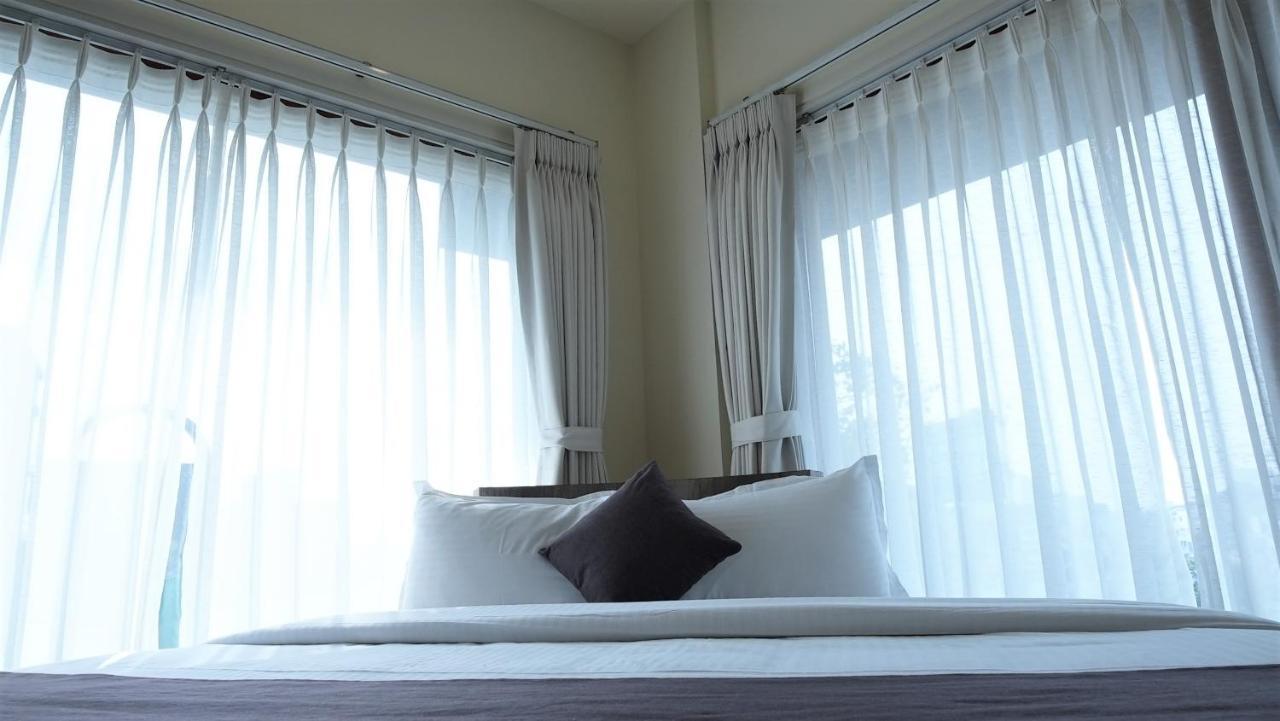 De Glance Hotel Сурат Экстерьер фото