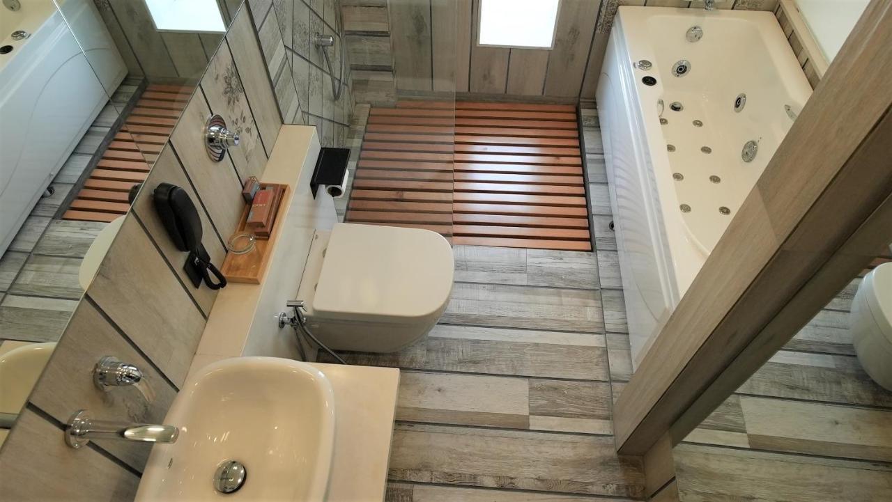 De Glance Hotel Сурат Экстерьер фото