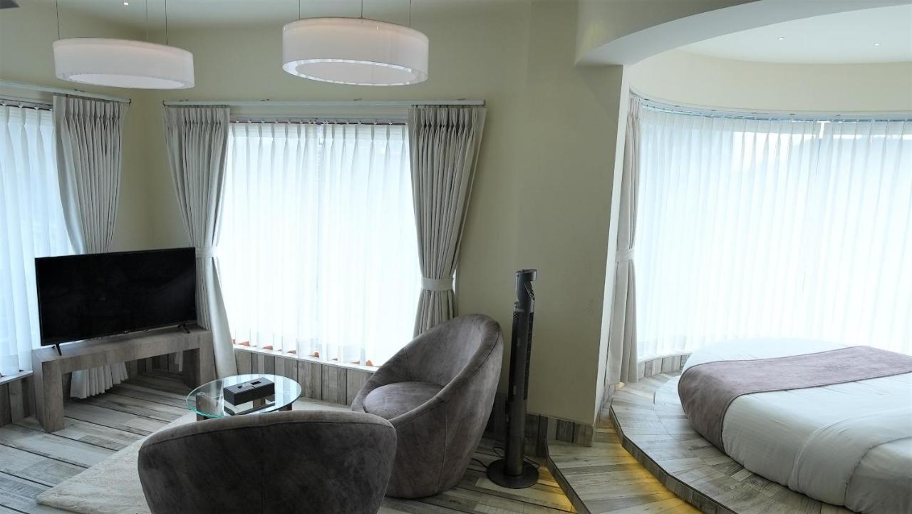 De Glance Hotel Сурат Экстерьер фото