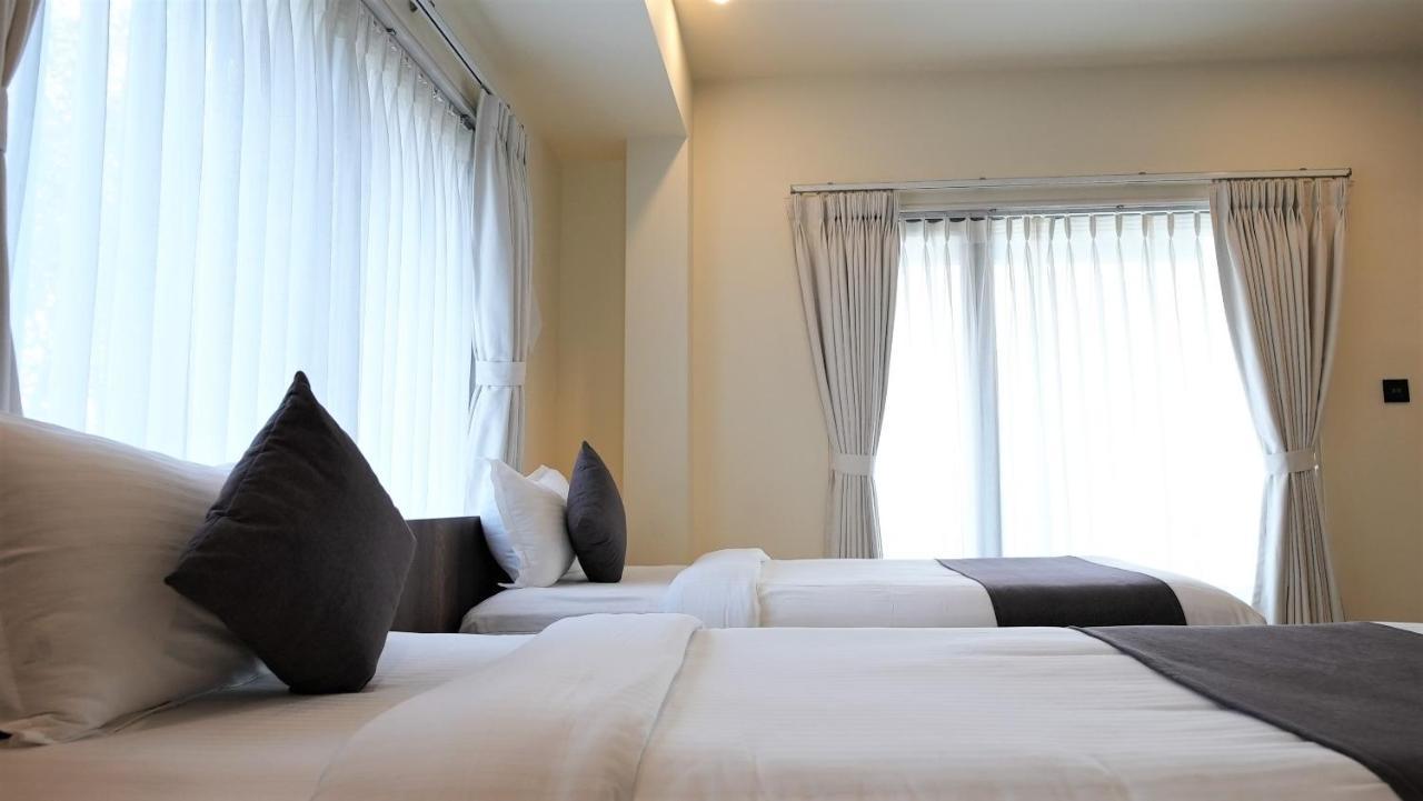 De Glance Hotel Сурат Экстерьер фото