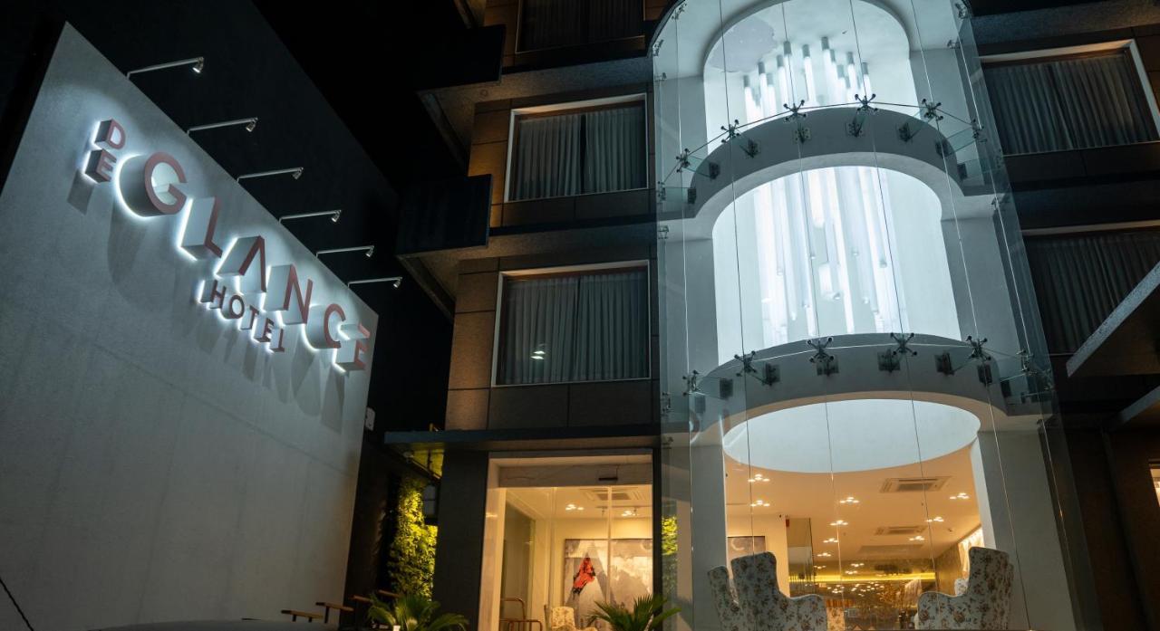 De Glance Hotel Сурат Экстерьер фото